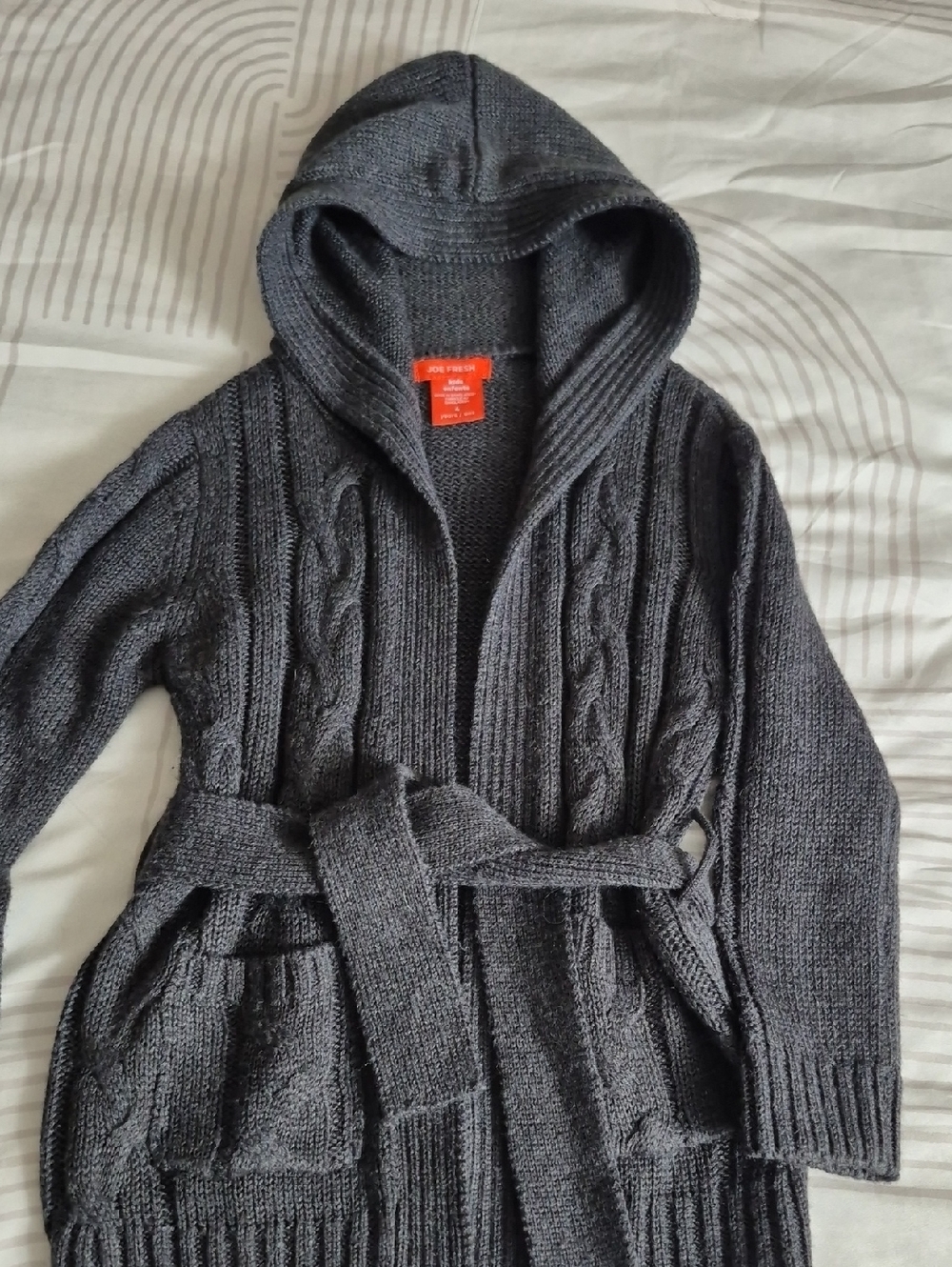 🍀5/30🍀 Joe Fresh Gray Knit Kids Sweater with Red Brand Tag